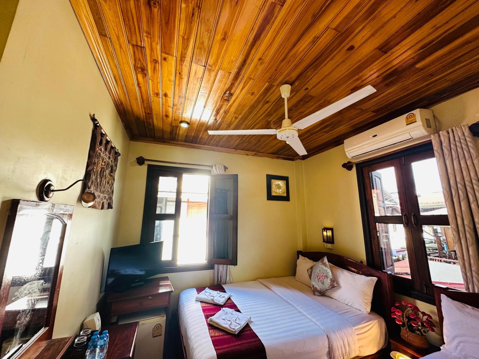 Anisa Mekong Riverside Villa Луанг Прабанг Екстериор снимка