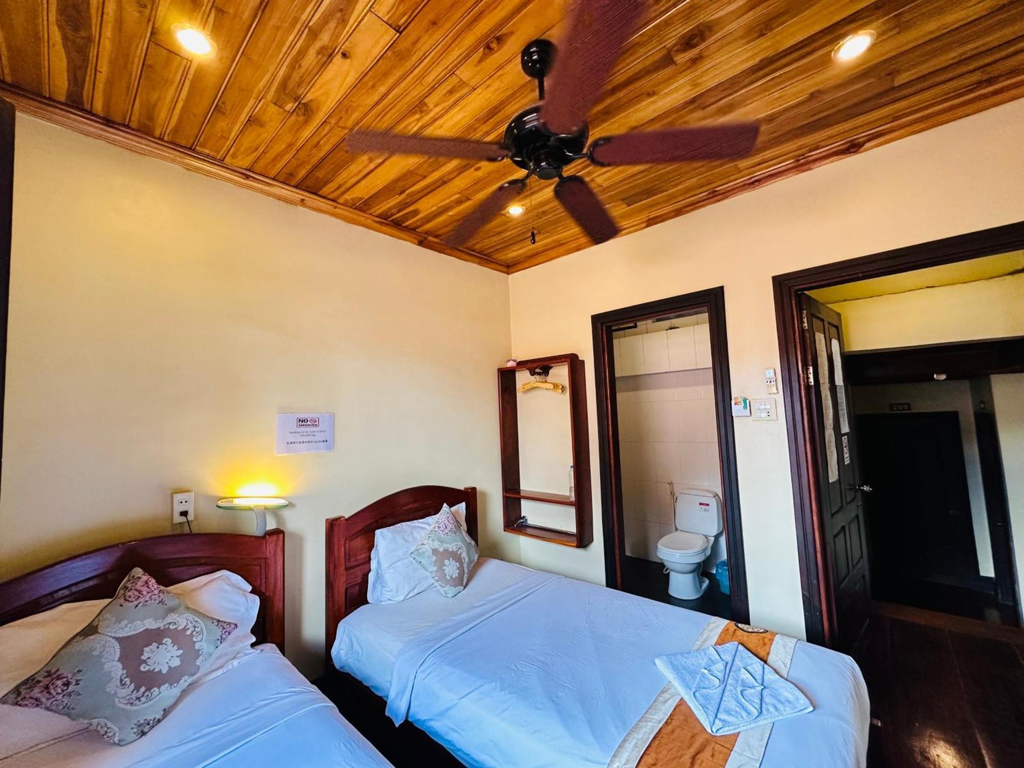 Anisa Mekong Riverside Villa Луанг Прабанг Екстериор снимка