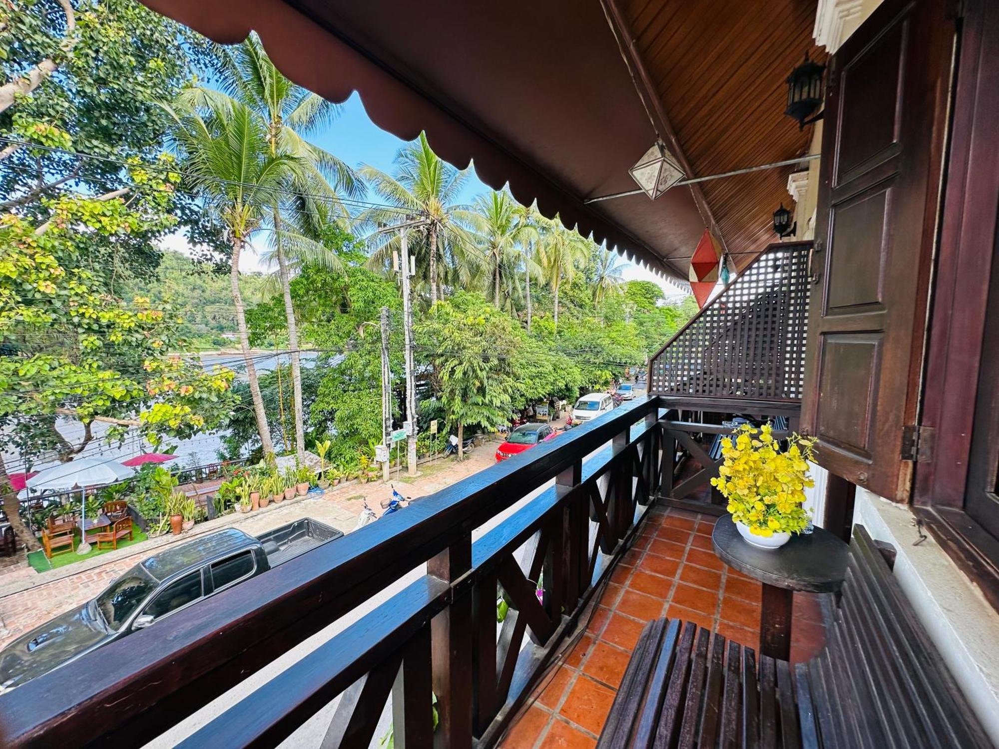 Anisa Mekong Riverside Villa Луанг Прабанг Екстериор снимка