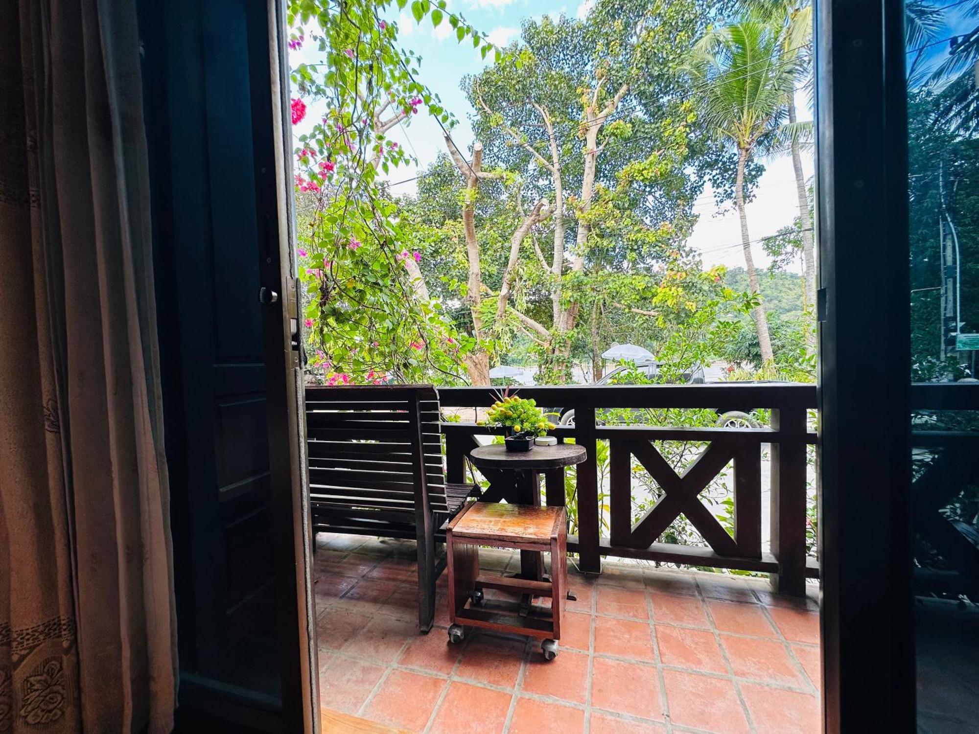 Anisa Mekong Riverside Villa Луанг Прабанг Екстериор снимка