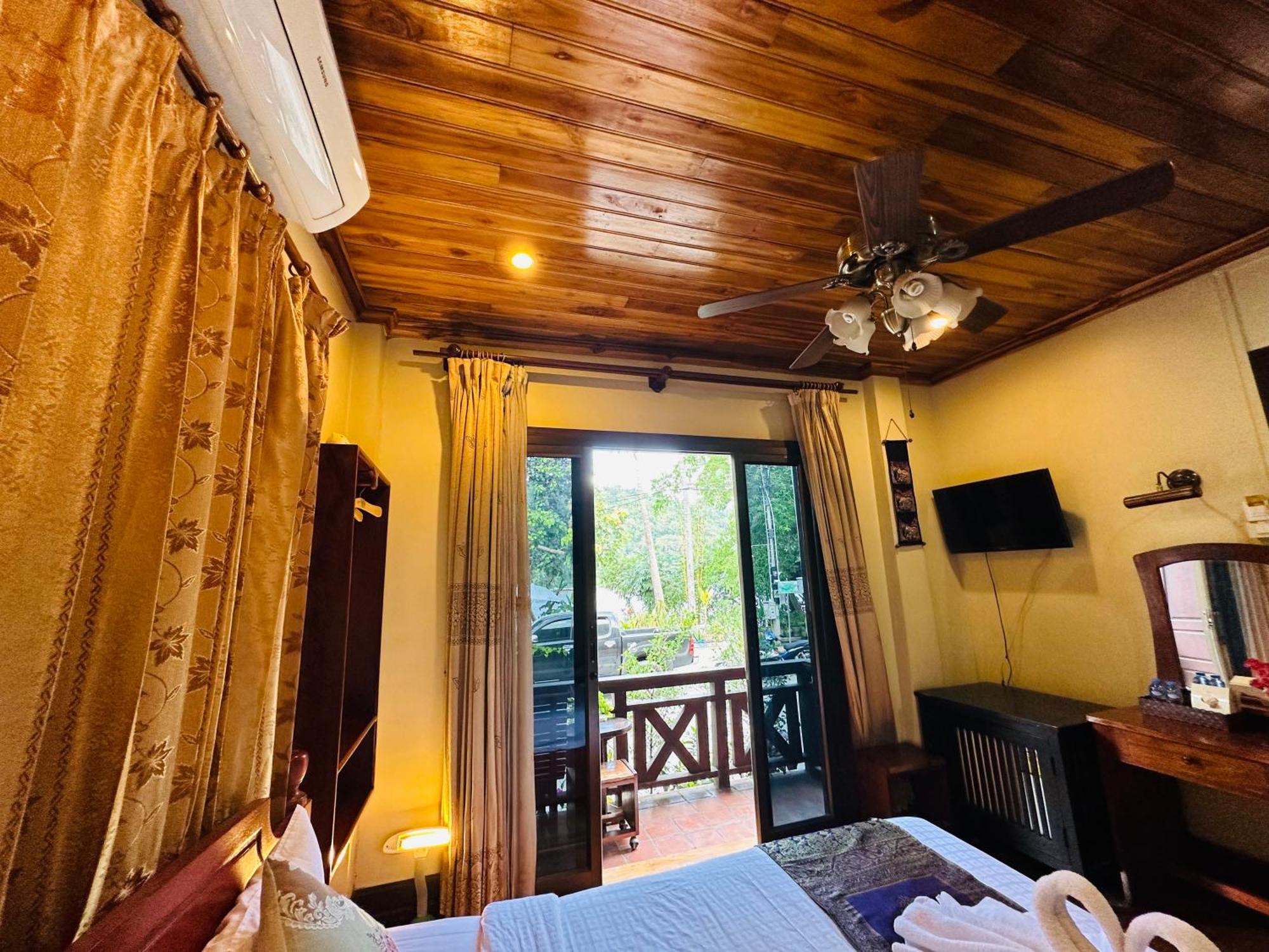 Anisa Mekong Riverside Villa Луанг Прабанг Екстериор снимка