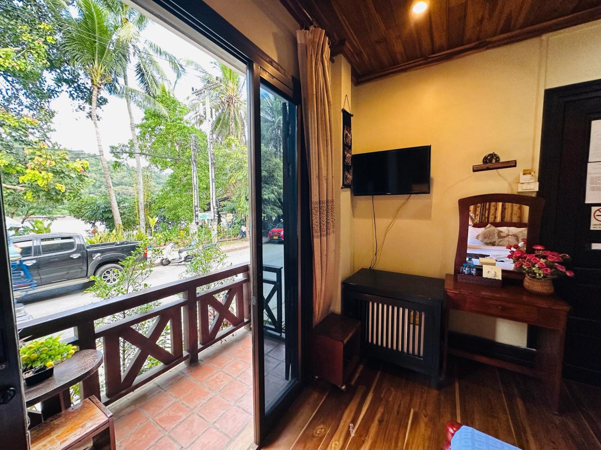 Anisa Mekong Riverside Villa Луанг Прабанг Екстериор снимка