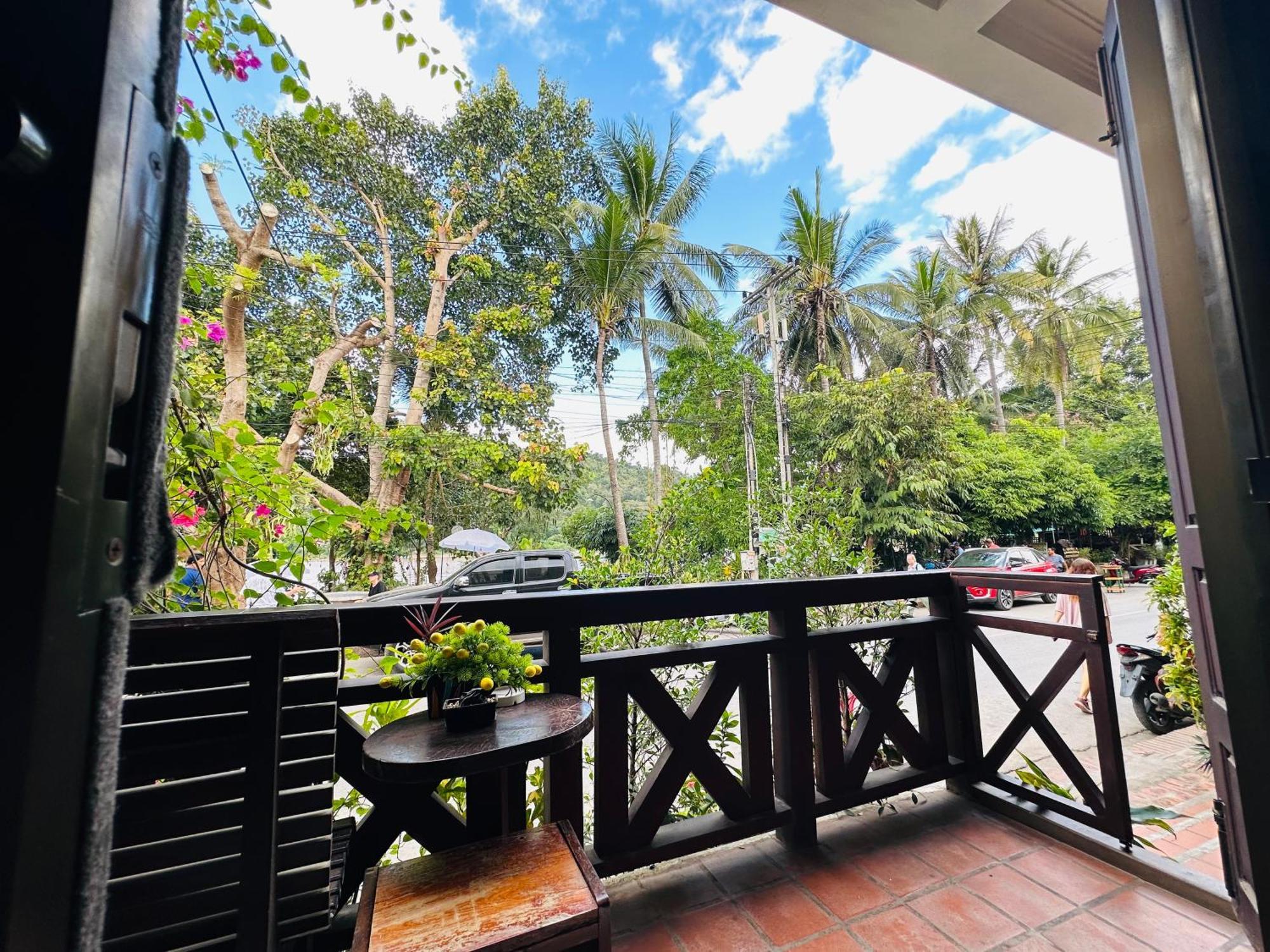 Anisa Mekong Riverside Villa Луанг Прабанг Екстериор снимка